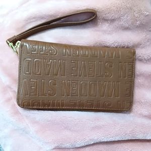 Steve Madden women's wristlet
